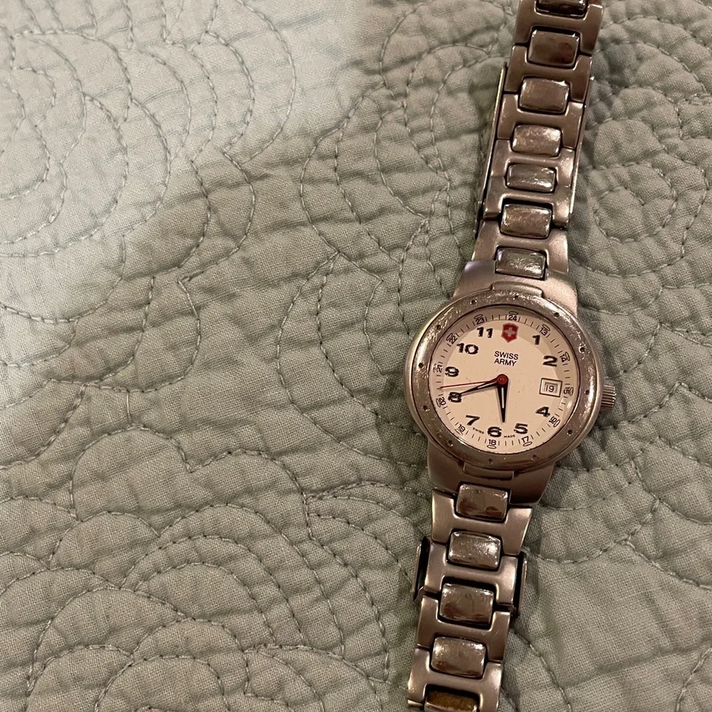 Silver Swiss Army Women's Watch - Picture 4 of 9